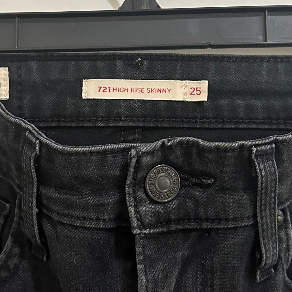 Levi's High Rise Skinny Jeans (25W) - Picture 3 of 7